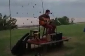 Ampli Portatil Multifunción Vergara20wx 10 pulgadas en el río